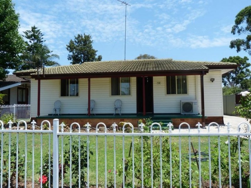 12 Taranaki Avenue, Lethbridge Park NSW 2770