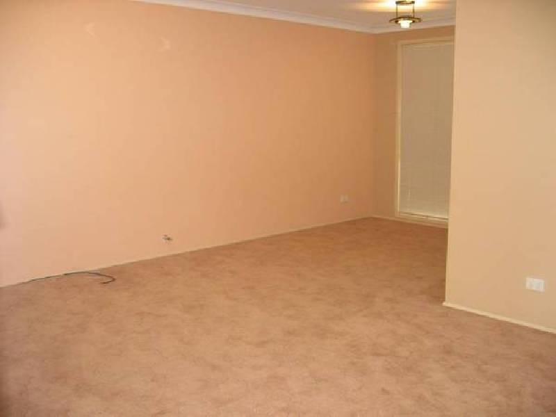 13 Wollaton Grove, Oakhurst NSW 2761