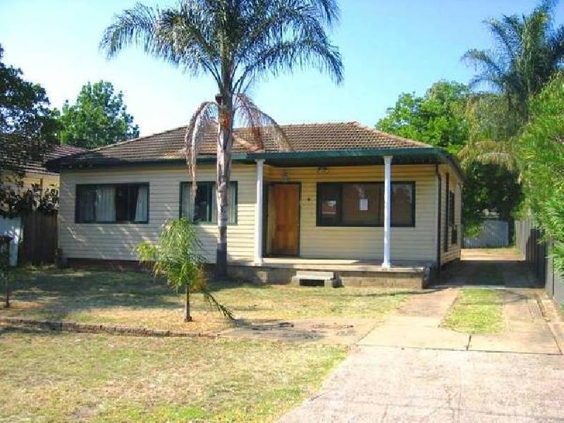 4 Gregory Avenue, Oxley Park NSW 2760