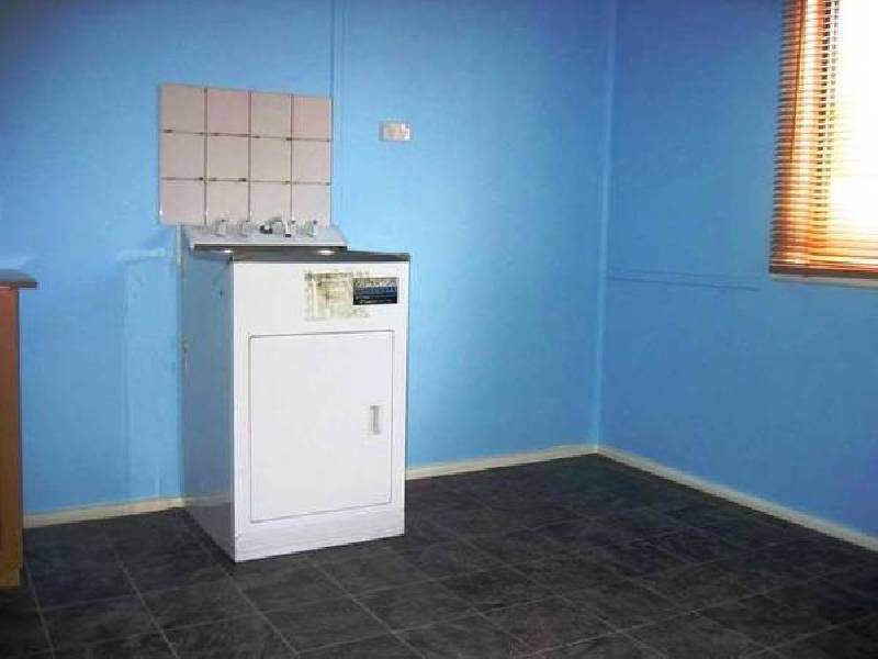 4 Gregory Avenue, Oxley Park NSW 2760