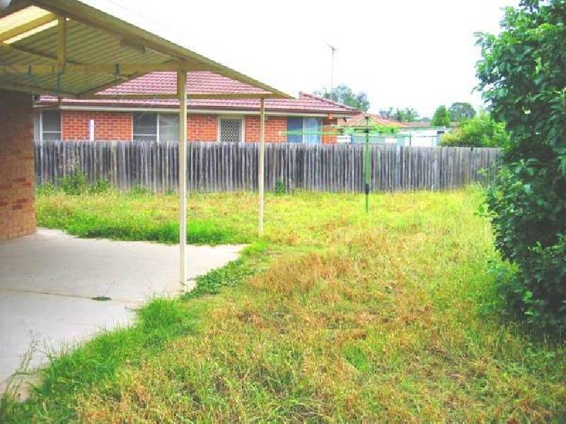 13 WOLLATON GROVE, Oakhurst NSW 2761