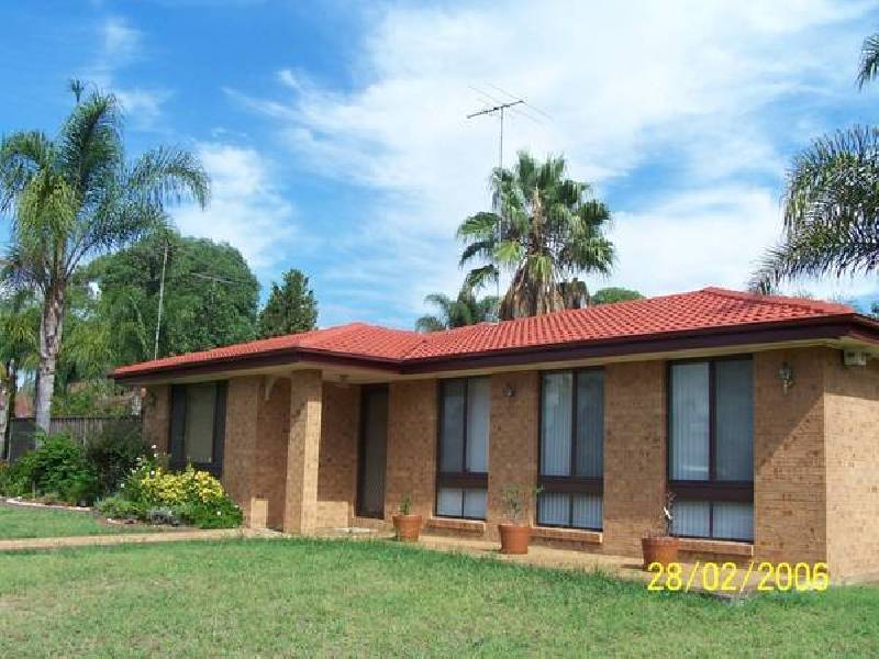 6 ANDYS COURT, St Clair NSW 2759