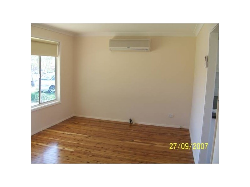 8 MELVILLE ROAD, St Clair NSW 2759