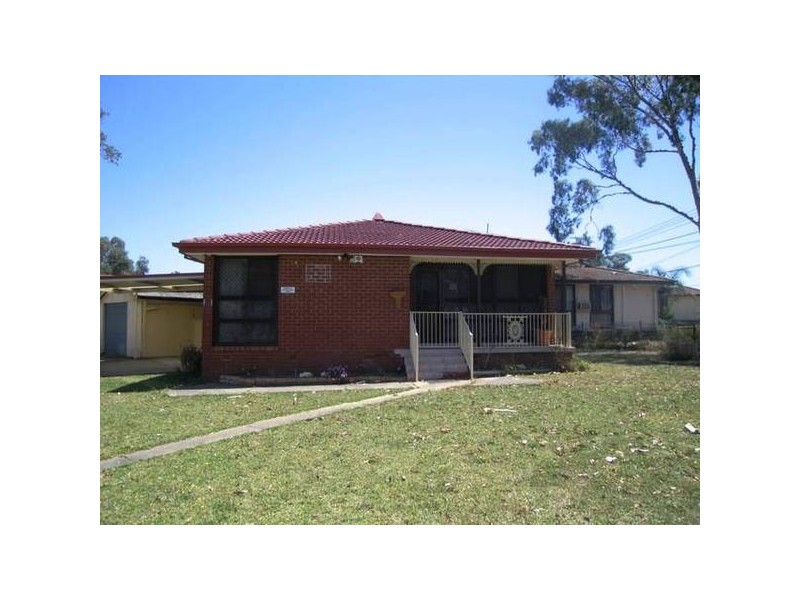 10 Livingston Avenue, Dharruk NSW 2770