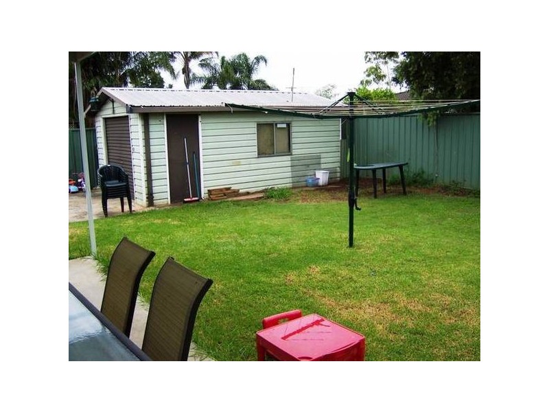 9 Taranaki Avenue, Lethbridge Park NSW 2770