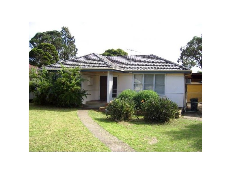 39 Lingayen Avenue, Lethbridge Park NSW 2770