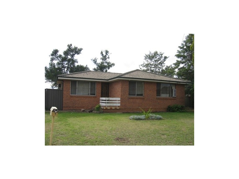 5 TORA PLACE, Dharruk NSW 2770