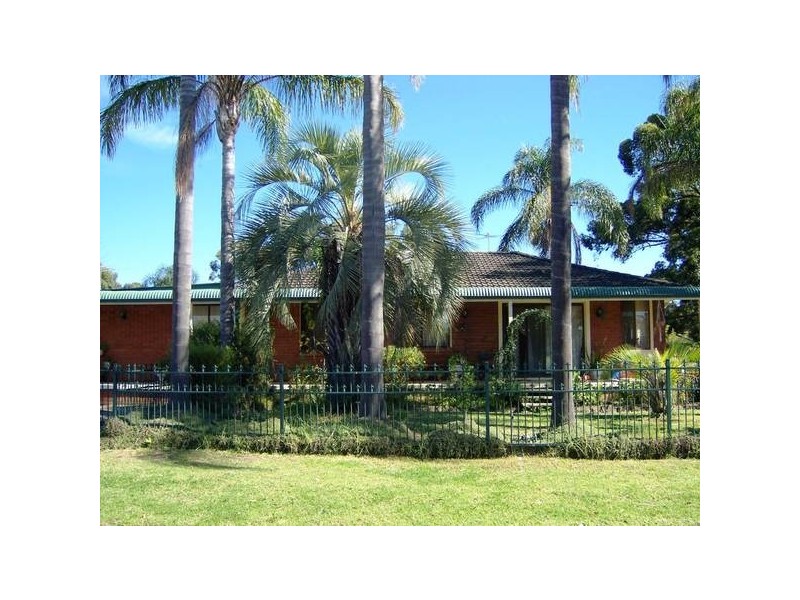 30 Pitcairn Avenue, Lethbridge Park NSW 2770