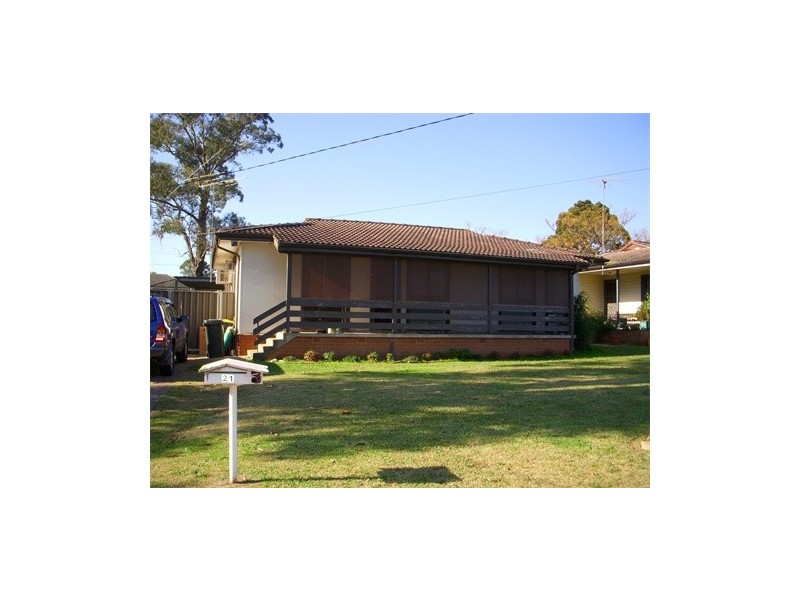 21 TARANAKI CRESCENT, Lethbridge Park NSW 2770