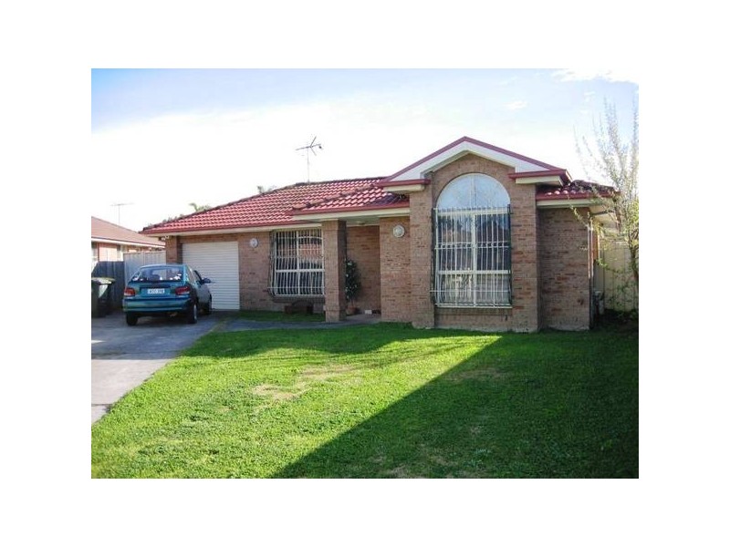 13 Wollaton Grove, Oakhurst NSW 2761