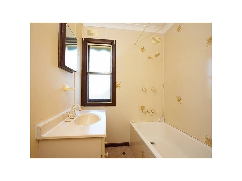 22 Neriba Crescent, Whalan NSW 2770