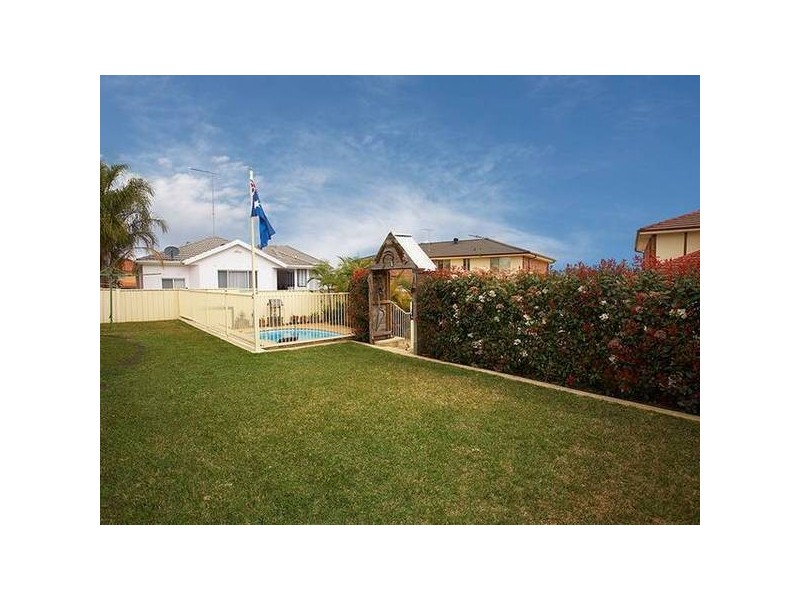 215 Bennett Road, St Clair NSW 2759