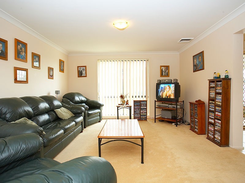 215 Bennett Road, St Clair NSW 2759