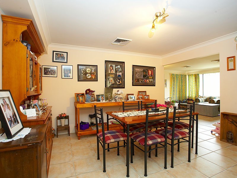 215 Bennett Road, St Clair NSW 2759