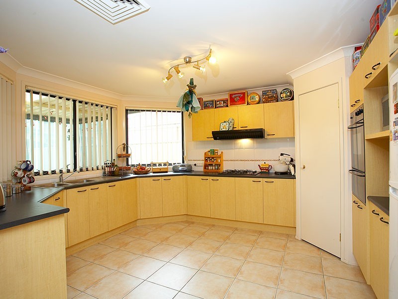 215 Bennett Road, St Clair NSW 2759