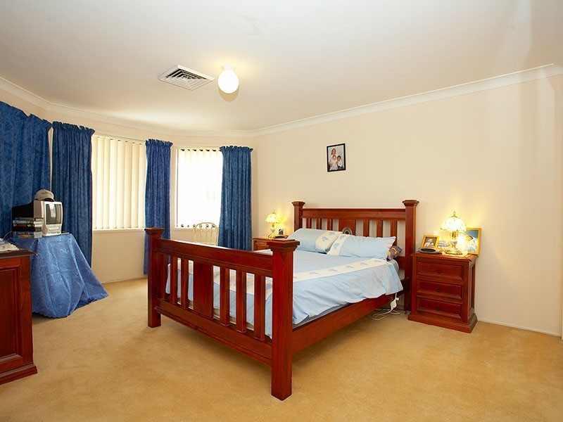 215 Bennett Road, St Clair NSW 2759