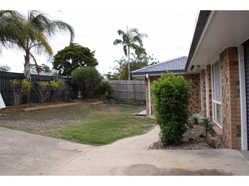 51 Bottlebrush Drive, Regents Park QLD 4118