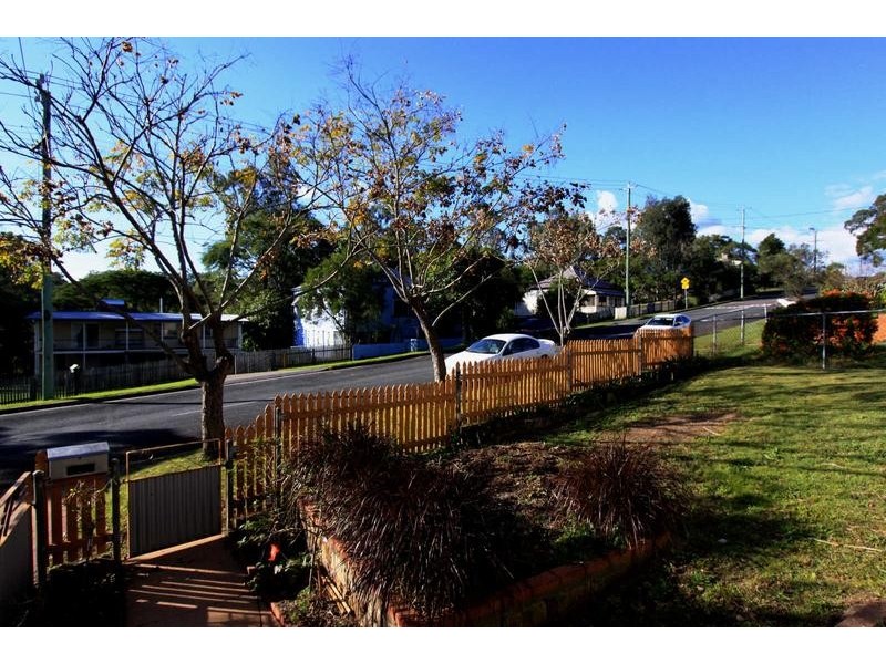 26 Ferrett Street, Sadliers Crossing QLD 4305