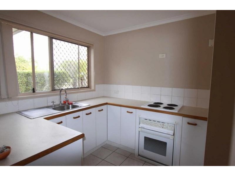 1/13 Booval Street, Booval QLD 4304