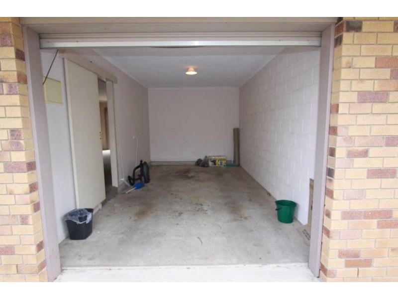 1/13 Booval Street, Booval QLD 4304