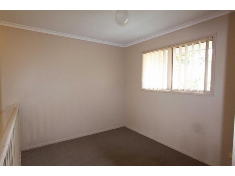 1/13 Booval Street, Booval QLD 4304