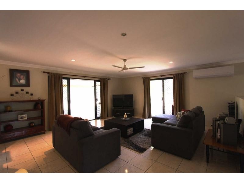 30 Kathleen Place, Yamanto QLD 4305