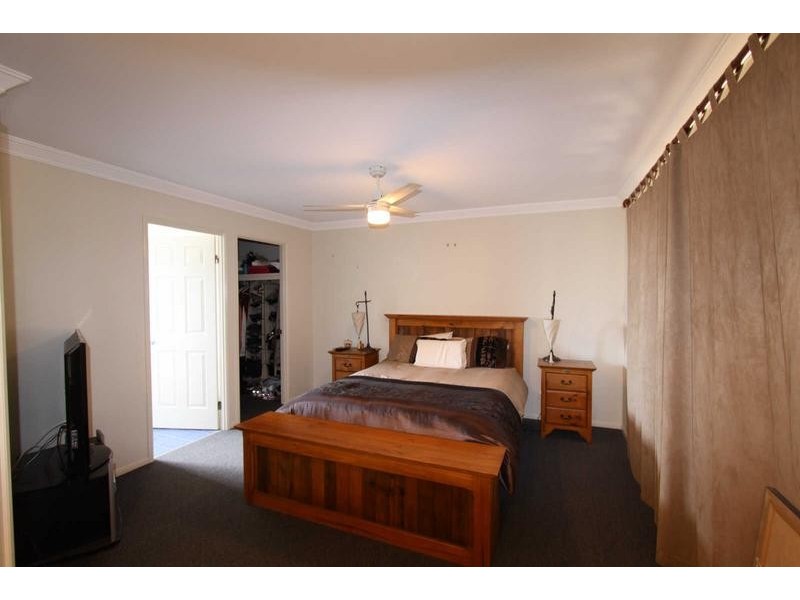 30 Kathleen Place, Yamanto QLD 4305
