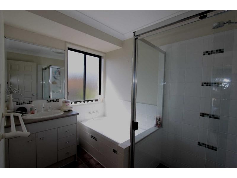30 Kathleen Place, Yamanto QLD 4305