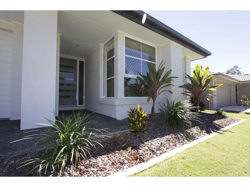 29 Benezet Drive, Augustine Heights QLD 4300