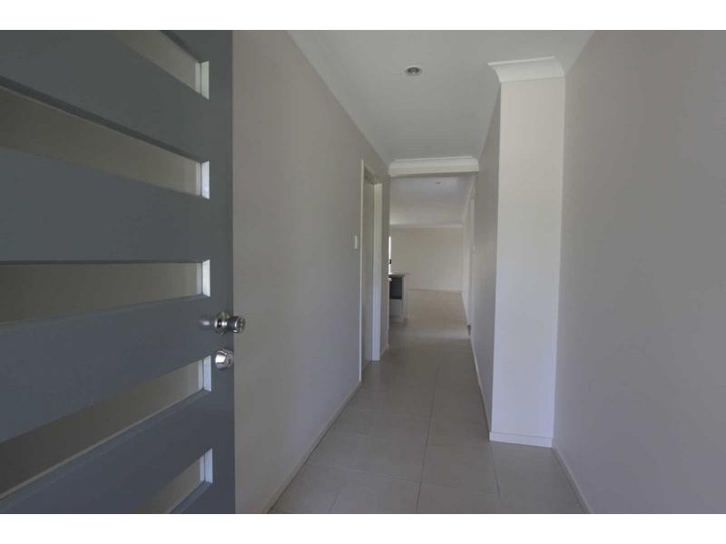 29 Benezet Drive, Augustine Heights QLD 4300