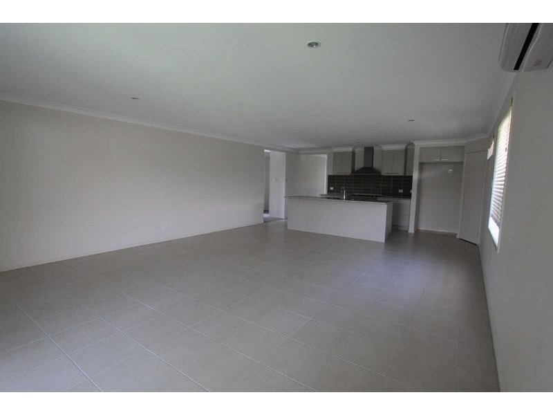 29 Benezet Drive, Augustine Heights QLD 4300
