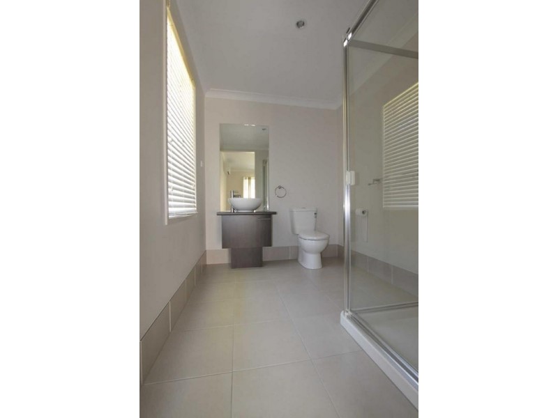 29 Benezet Drive, Augustine Heights QLD 4300