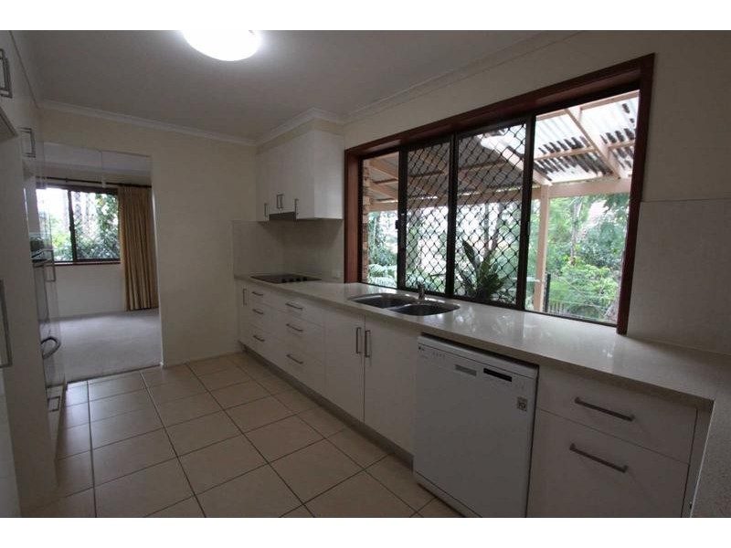 27 Orpheus Street, Robertson QLD 4109