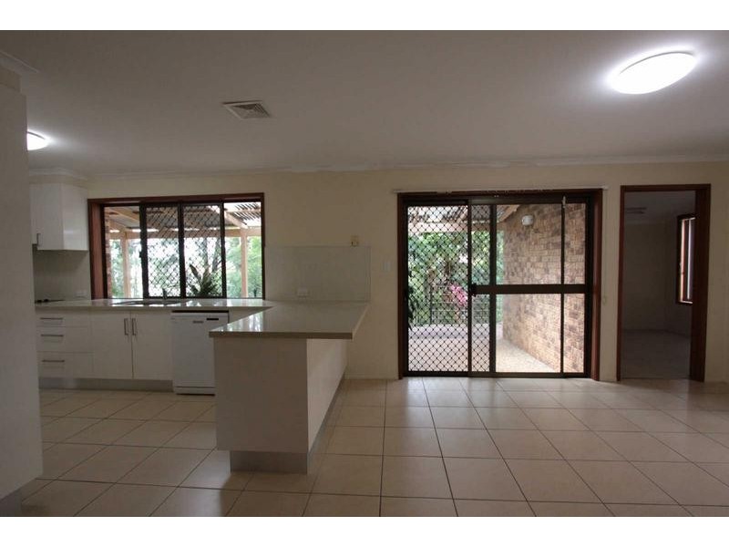 27 Orpheus Street, Robertson QLD 4109