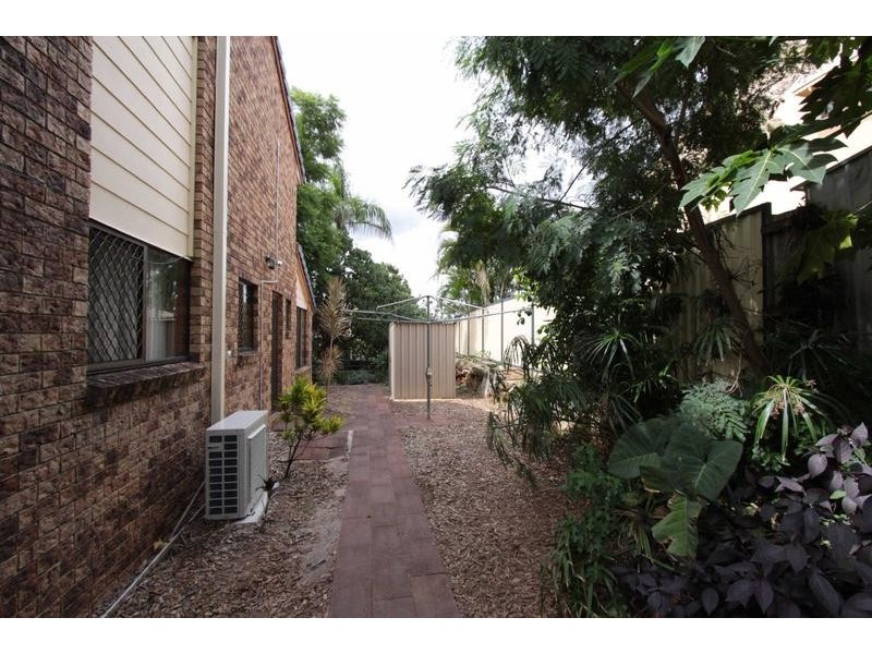 27 Orpheus Street, Robertson QLD 4109