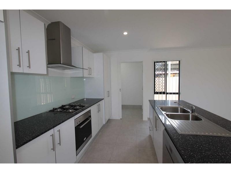 16 Thompson Street, Zillmere QLD 4034