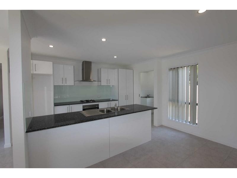 16 Thompson Street, Zillmere QLD 4034