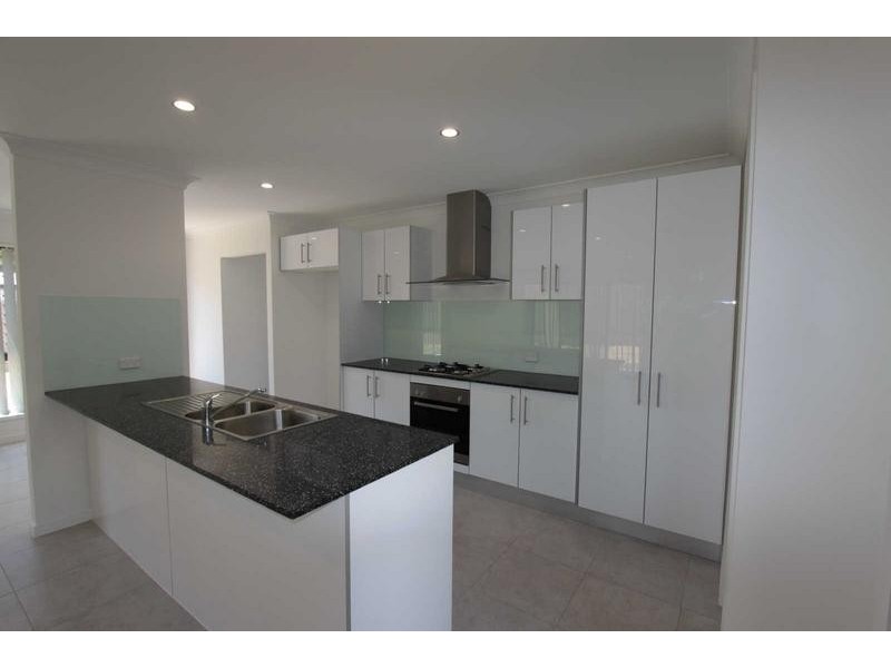 16 Thompson Street, Zillmere QLD 4034