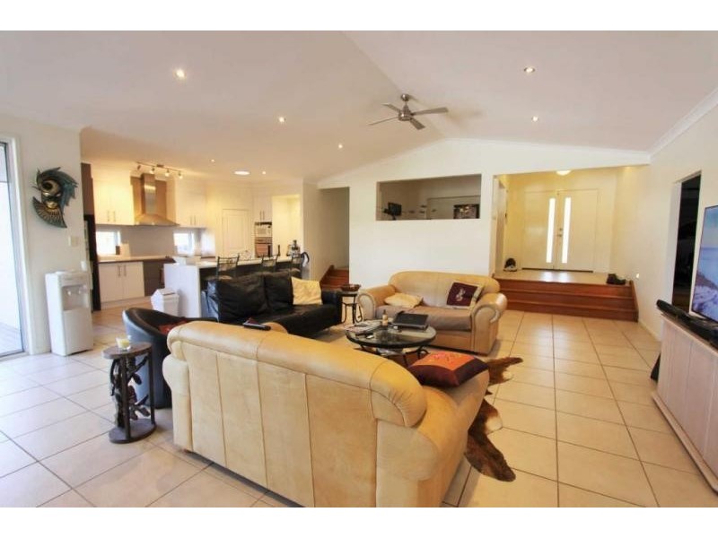 42 Summit Drive, Springfield Lakes QLD 4300