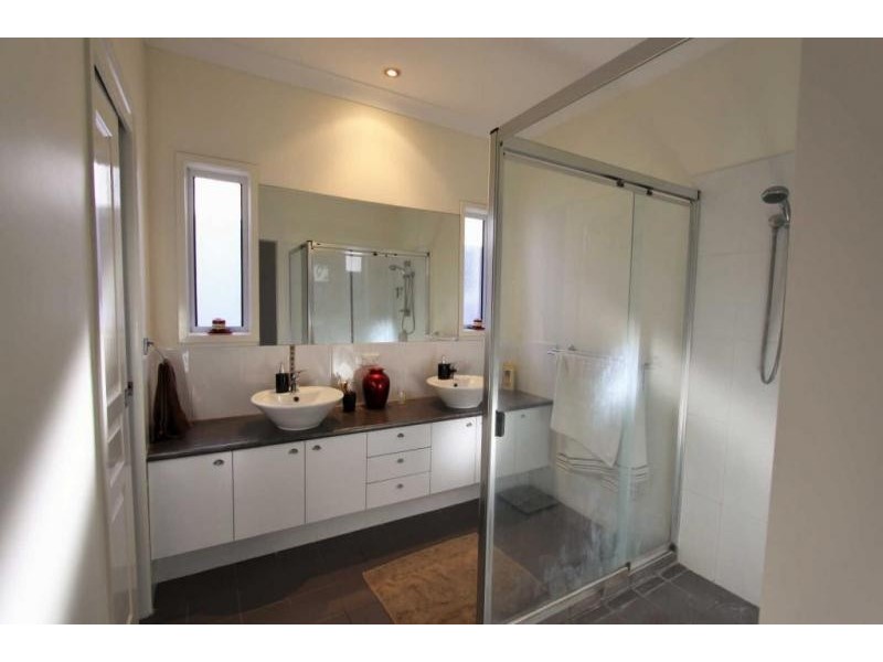 42 Summit Drive, Springfield Lakes QLD 4300