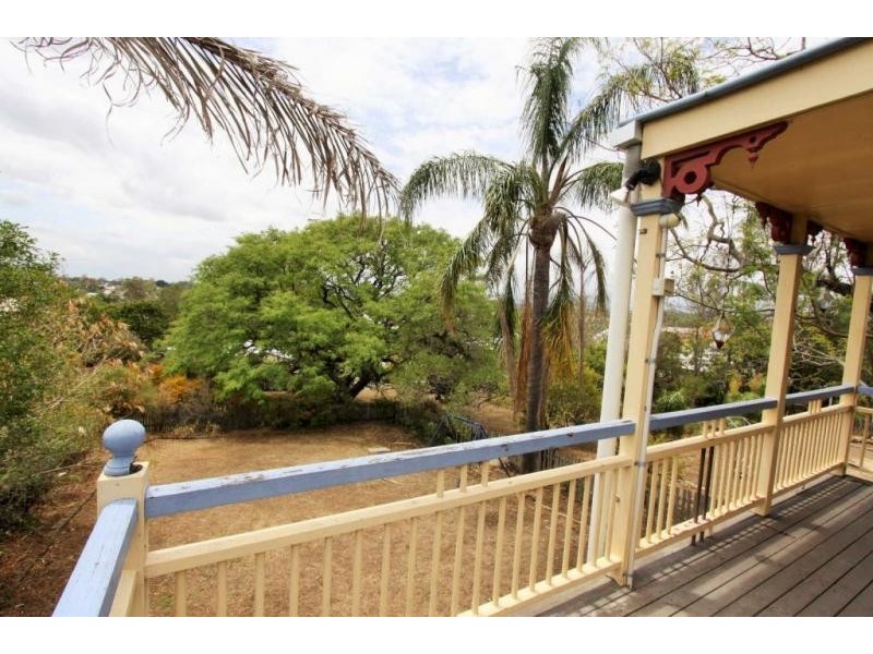 49 Pine Moutain Road, North Ipswich QLD 4305