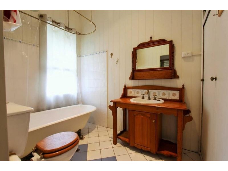 49 Pine Moutain Road, North Ipswich QLD 4305