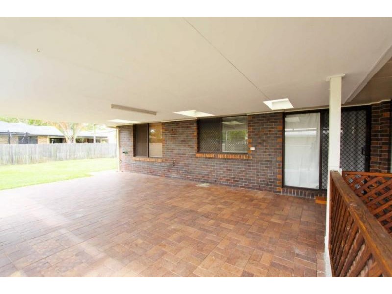 18 Sheppy Place, Yamanto QLD 4305