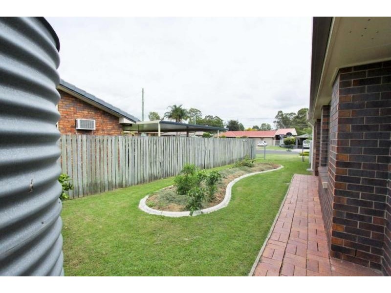 18 Sheppy Place, Yamanto QLD 4305