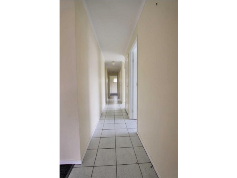 18 Sheppy Place, Yamanto QLD 4305