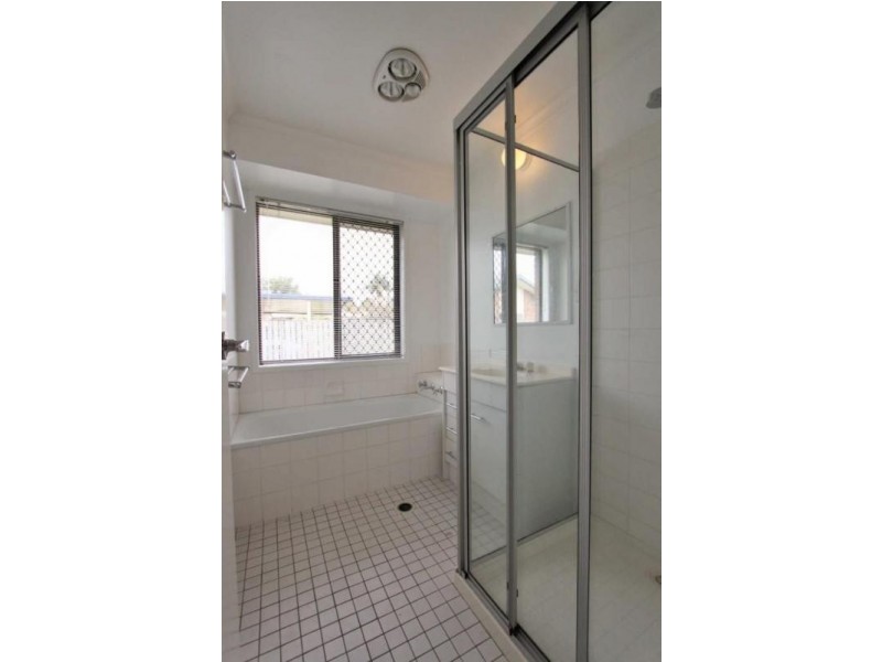 18 Sheppy Place, Yamanto QLD 4305