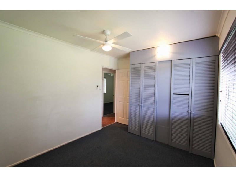 5 Queen Street, Blackstone QLD 4304