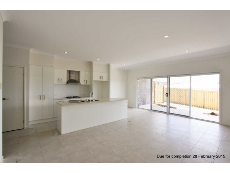 2/5 Catchlove Crescent, Augustine Heights QLD 4300