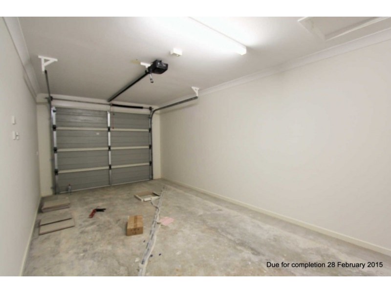 2/5 Catchlove Crescent, Augustine Heights QLD 4300