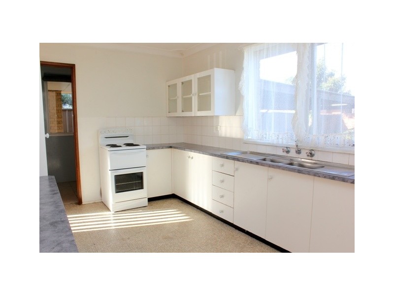 10 Burton Avenue, Moorebank NSW 2170